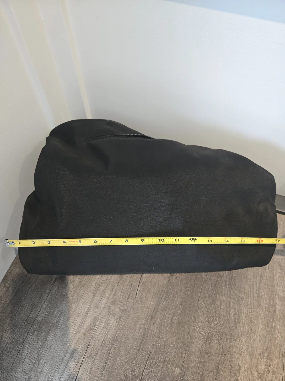 Kenneth Cole Reaction Black Nylon Hobo Bag Gold Hardware Large Shoulder Purse
